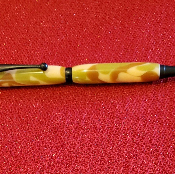 Desert Camo Acrylic Twist Ink Pen - Picture 2 of 3